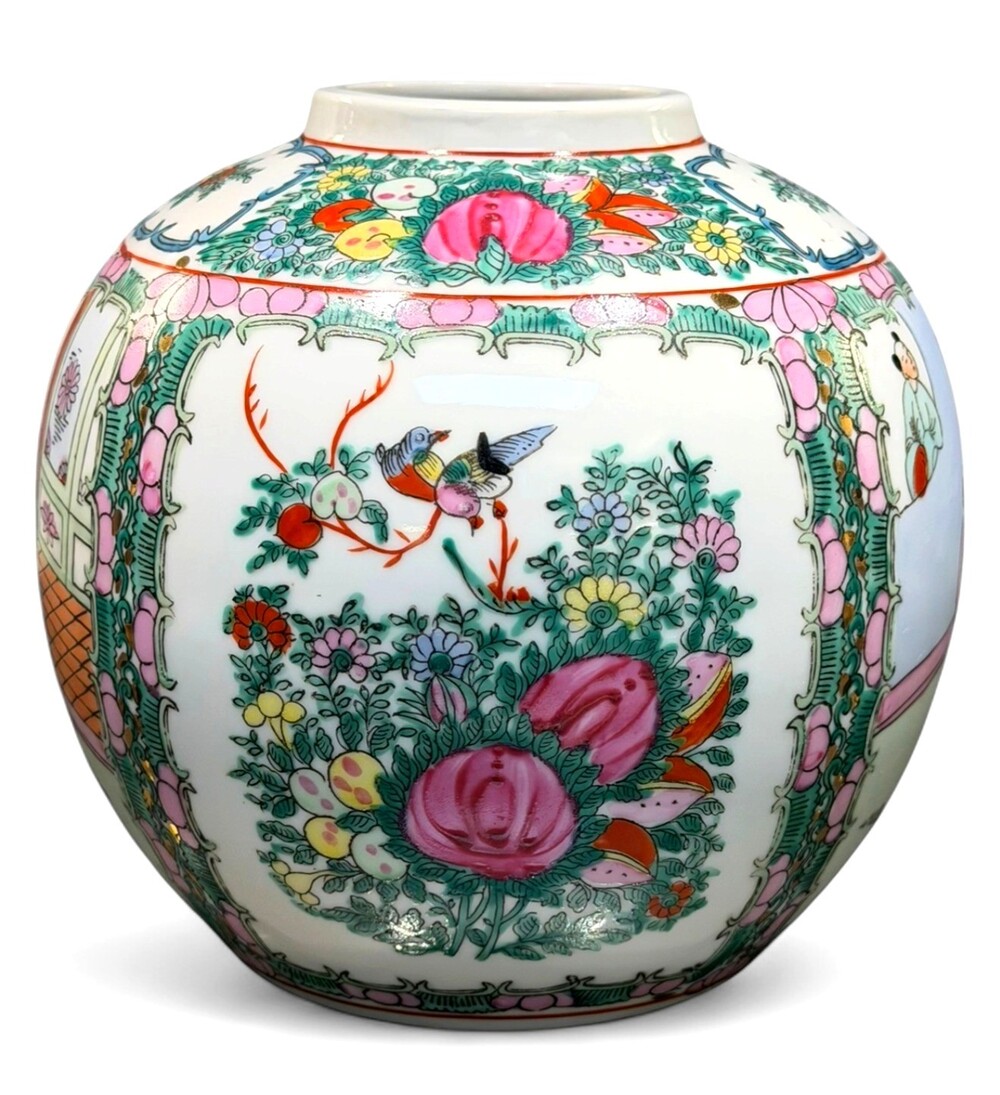 Vintage Chinese Rose Medallion Famille Rose Porcelain Vase 7" Chinoiserie